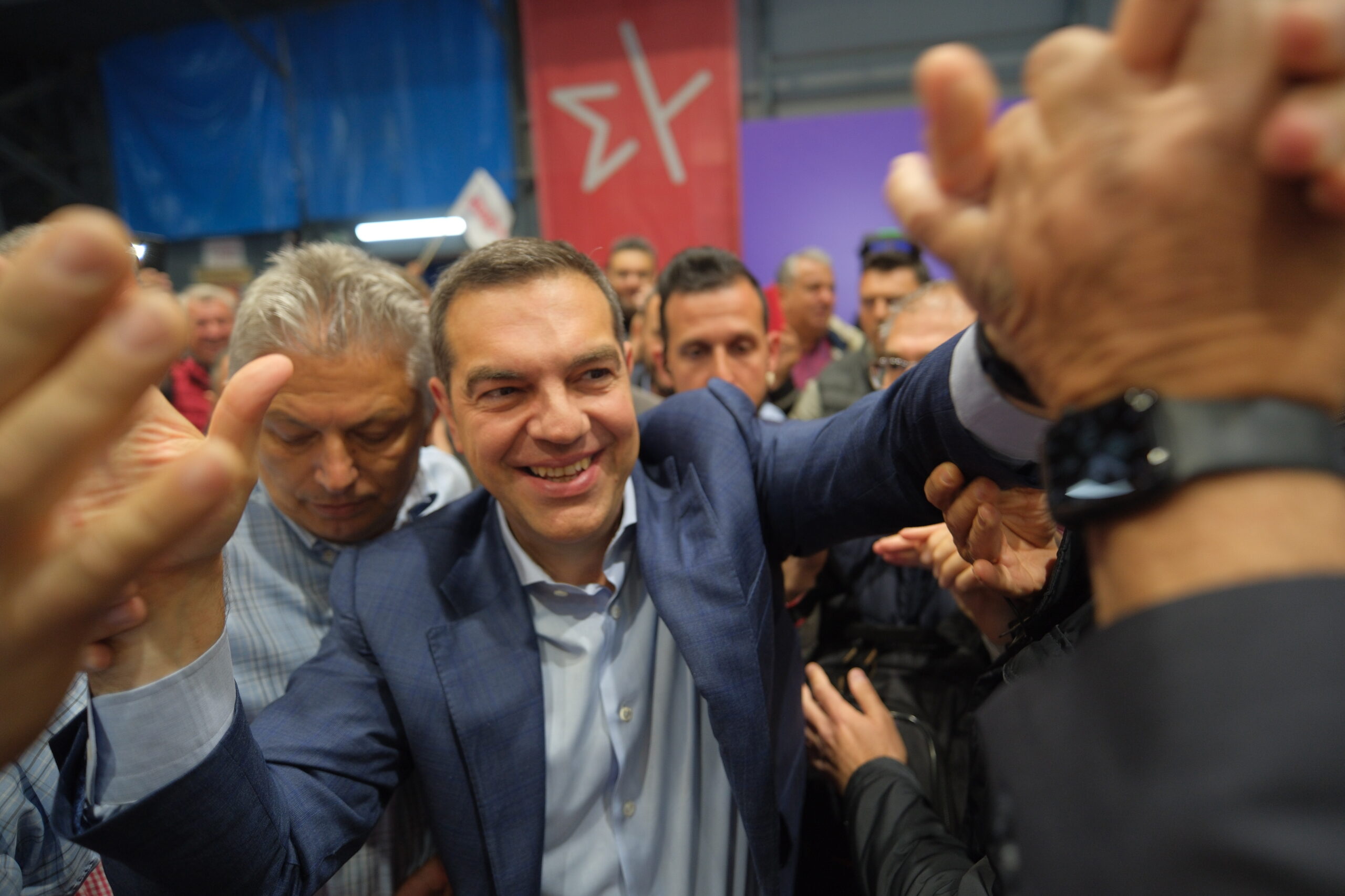 επιστροφή-στην-πόλωση-από-την-κουμουν-562415185