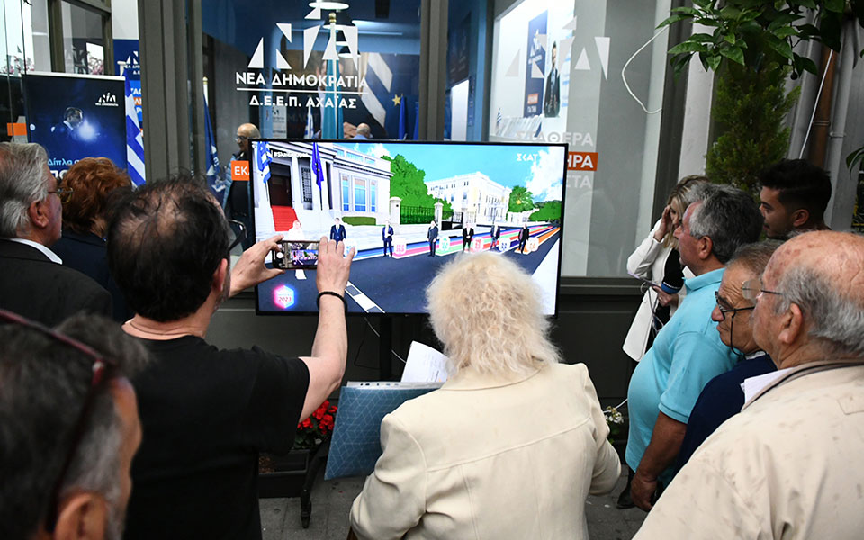 τα-τηλεοπτικά-πάνελ-oι-ηθοποιοί-και-ο-562433701