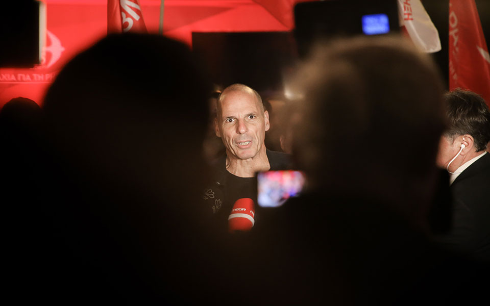 βαρουφάκης-κατά-τσίπρα-για-τη-νίκη-μητ-562433779