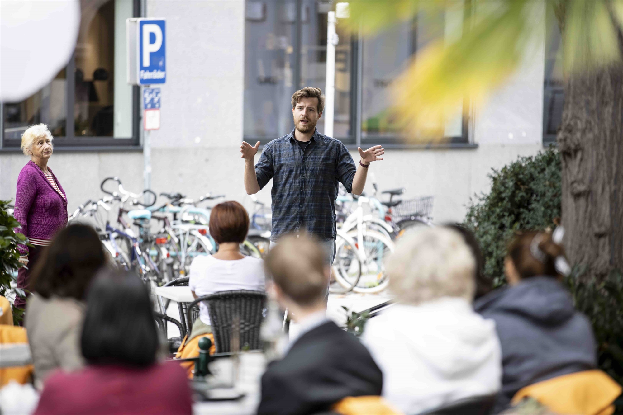 η-αίθουσα-του-δημοτικού-συμβουλίου-γί-562402867