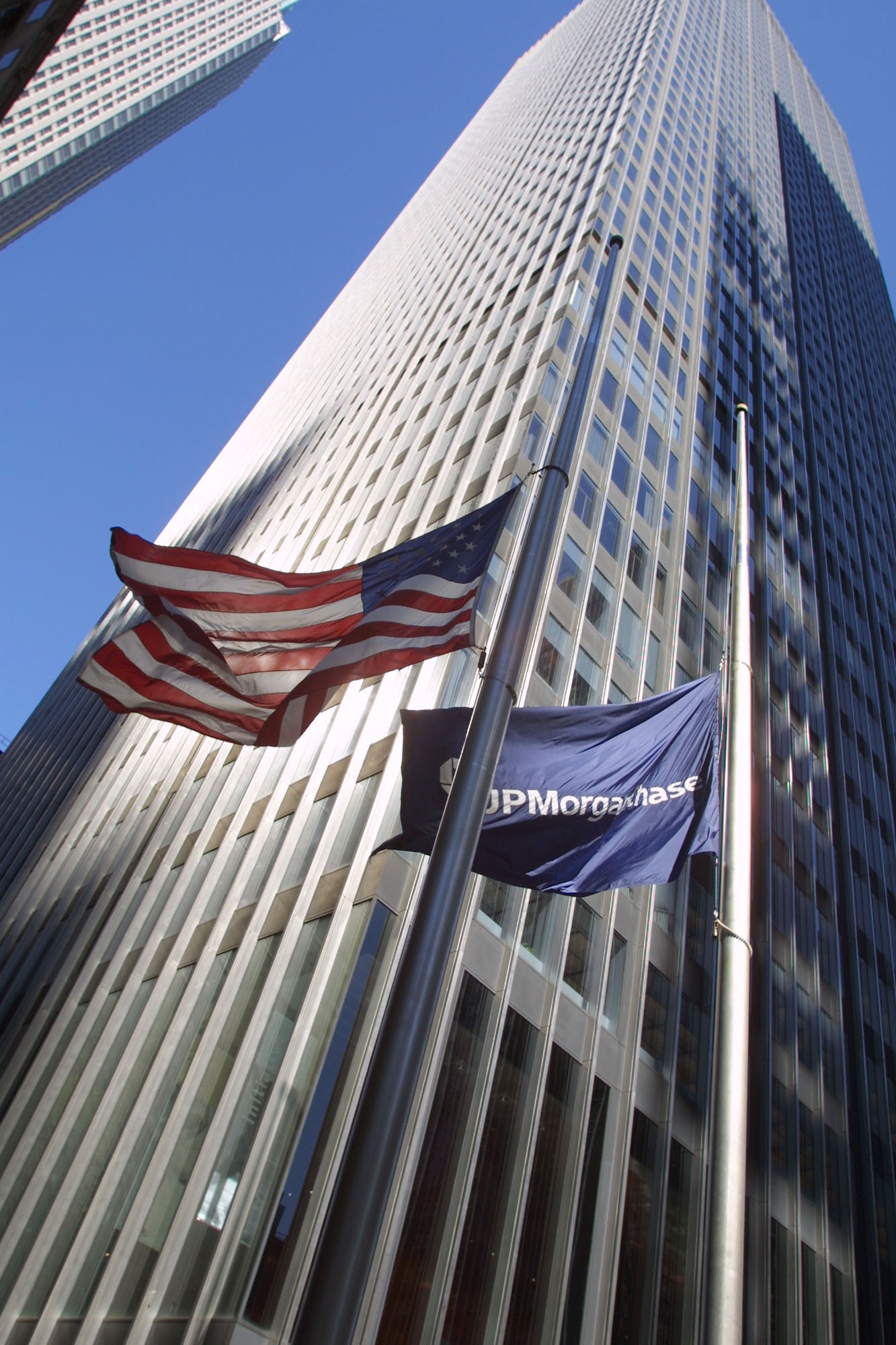 κέρδη-ρεκόρ-για-τις-αμερικανικές-τράπ-562413883