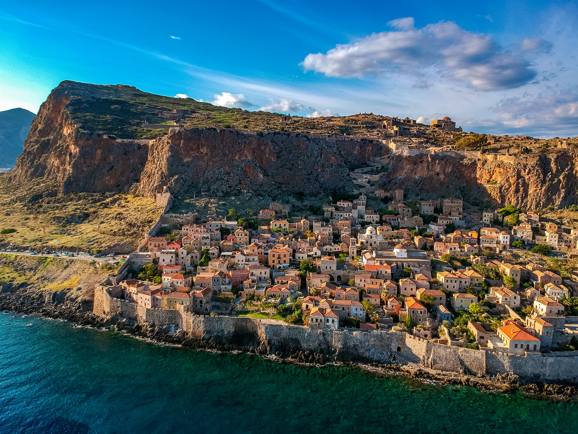 χωρισμένη-στα-δύο-λόγω-φωταγώγησης-562435036