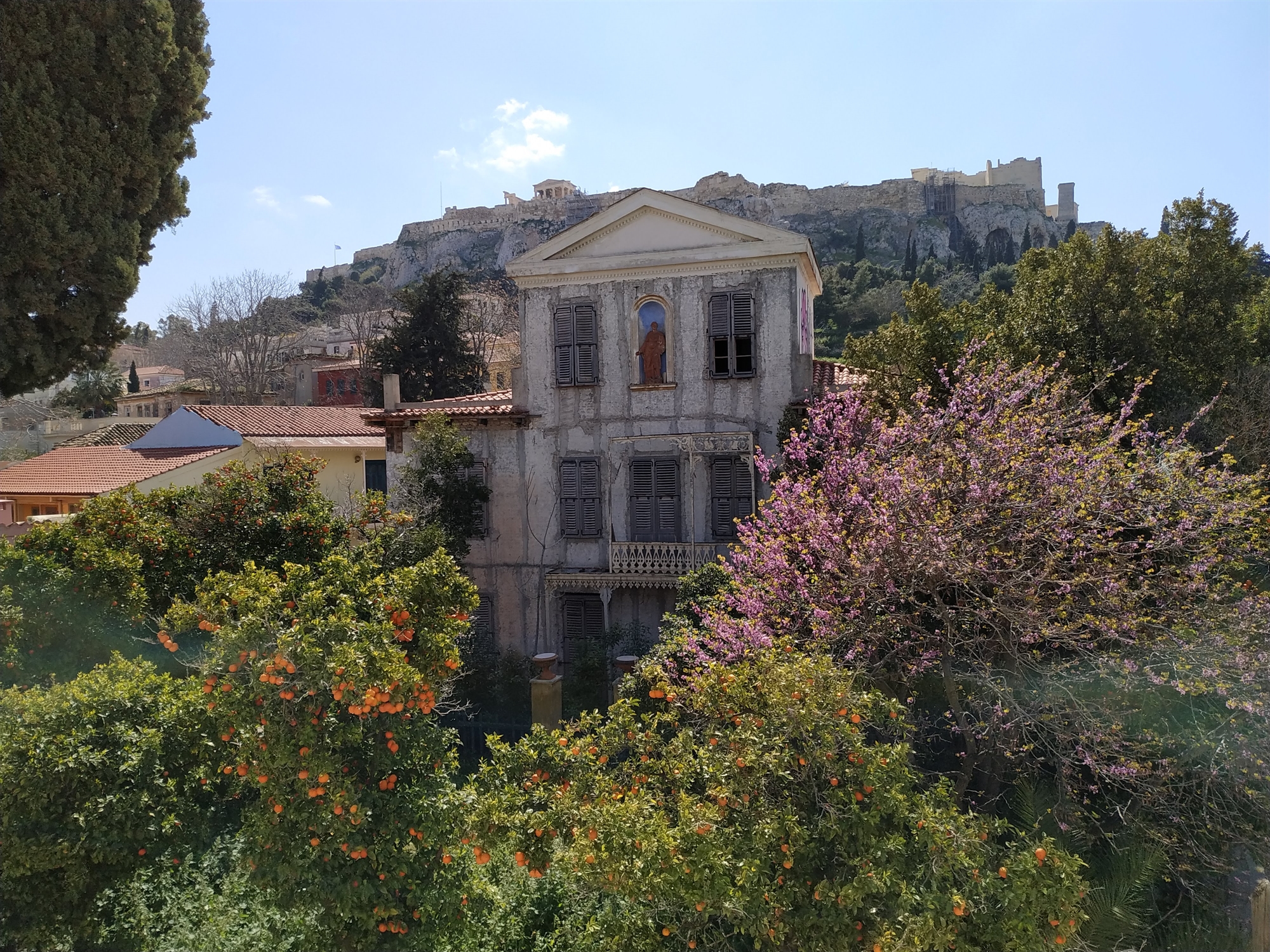 στην-οικία-κωλέττη-η-μνήμη-της-ακρόπολ-562411444