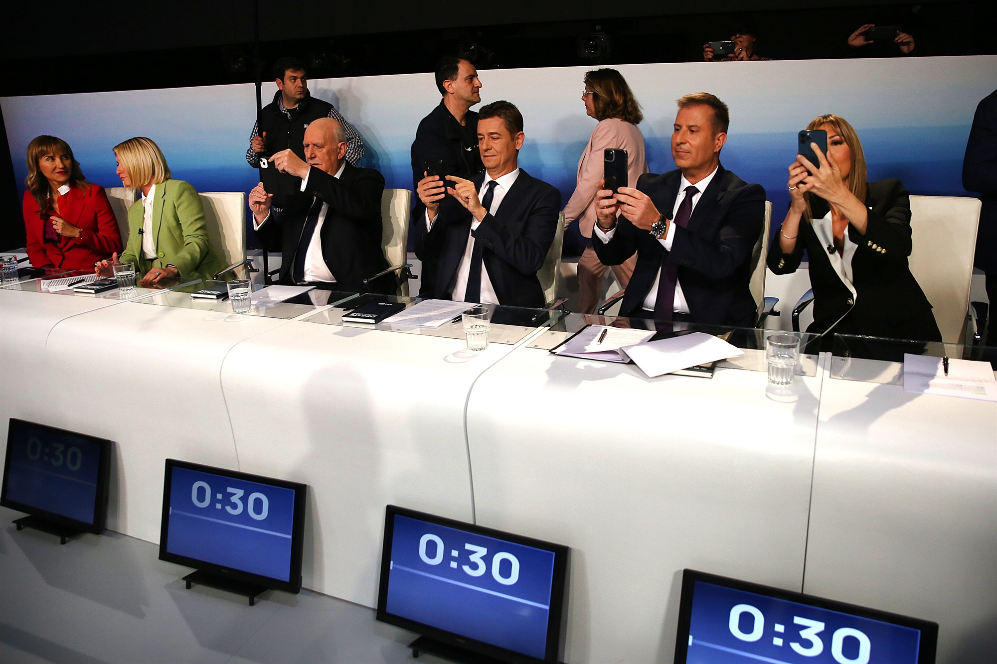 ντιμπέιτ-η-κ-στο-ραδιομέγαρο-της-ε-562413415