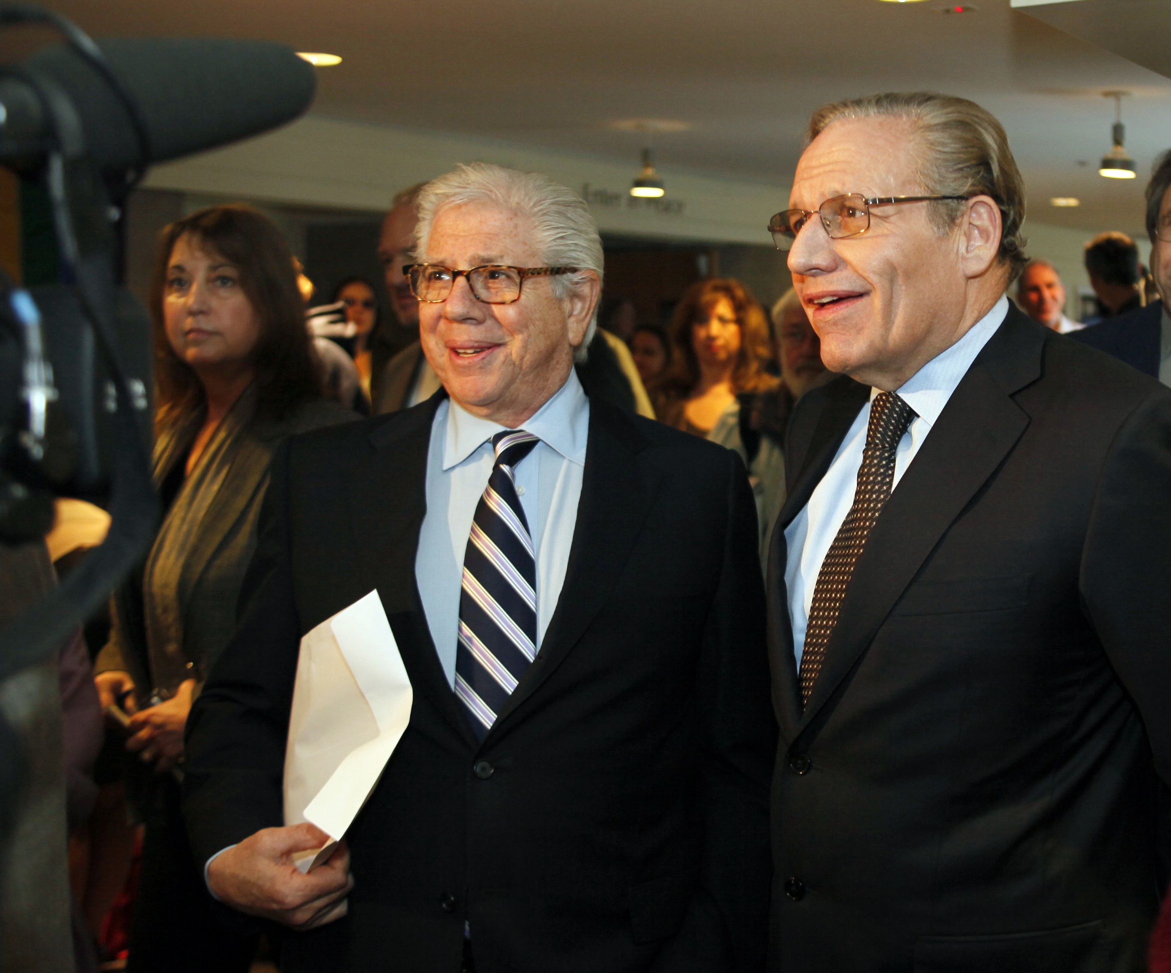 Γούντγουορντ – Μπερνστάιν: «Η Τεχνητή Νοημοσύνη έχει όρια», λένε οι θρυλικοί δημοσιογράφοι του Γουότεργκεϊτ-1