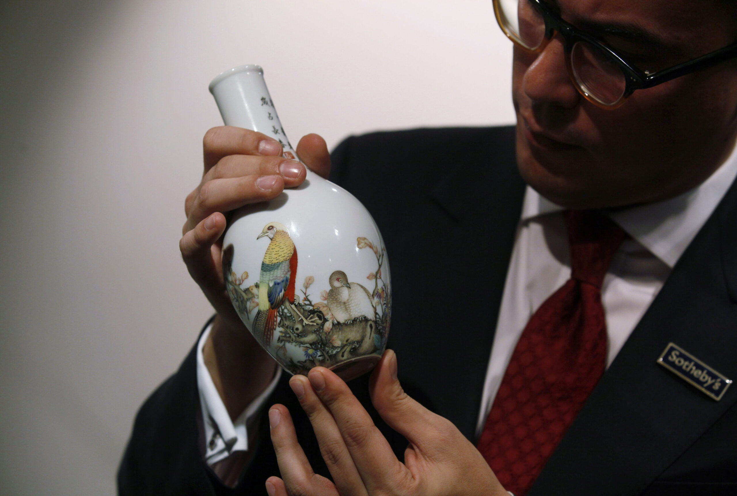 λονδίνο-βάζα-που-αγοράστηκαν-από-παλι-562416703