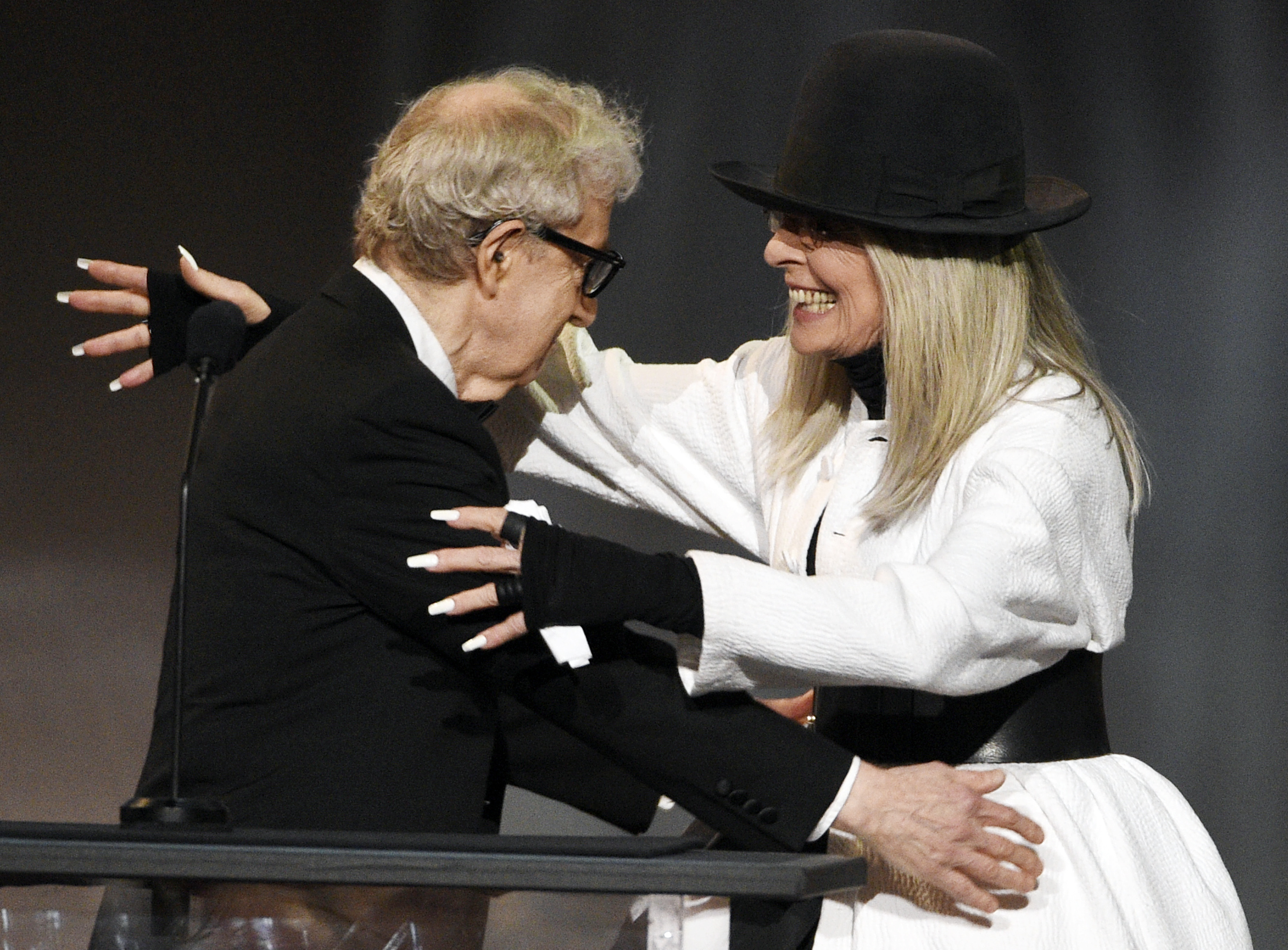 Νταϊάν Κίτον: Υπερασπίζεται τη συνεργασία με τον Γούντι Αλεν – «Είμαι περήφανη»-1