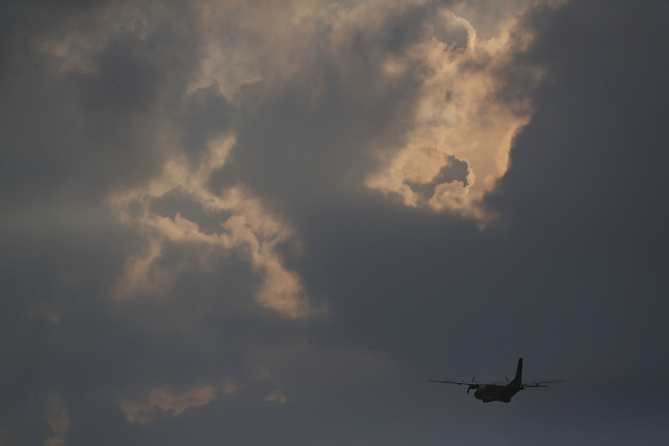 τουρκία-σύννεφα-πάνω-από-το-μαχητικ-562429129