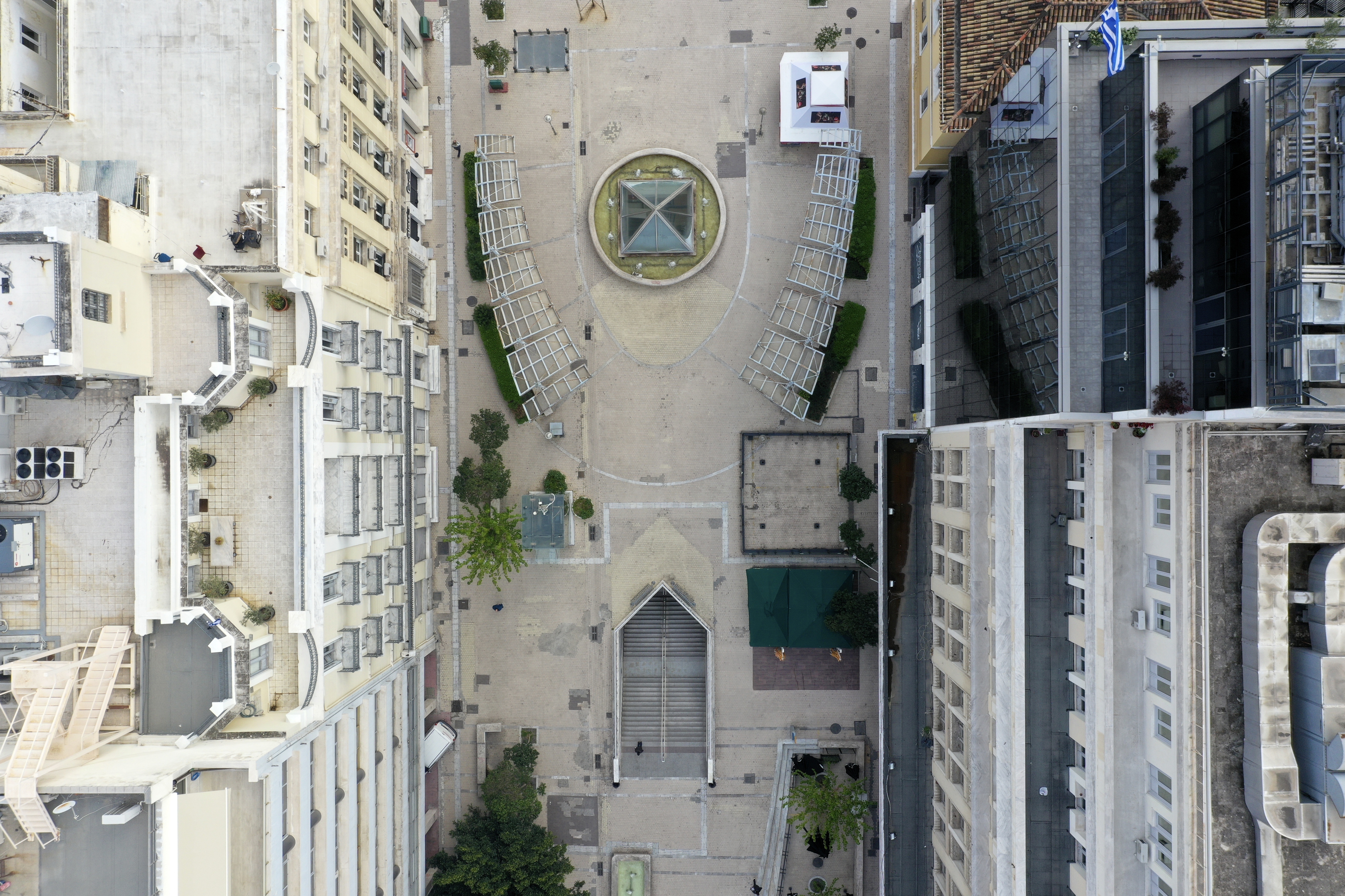 Είναι πράγματι το τέλος της πανδημίας; Μέλη της Επιτροπής Λοιμωξιολόγων μιλούν στην «Κ»-2