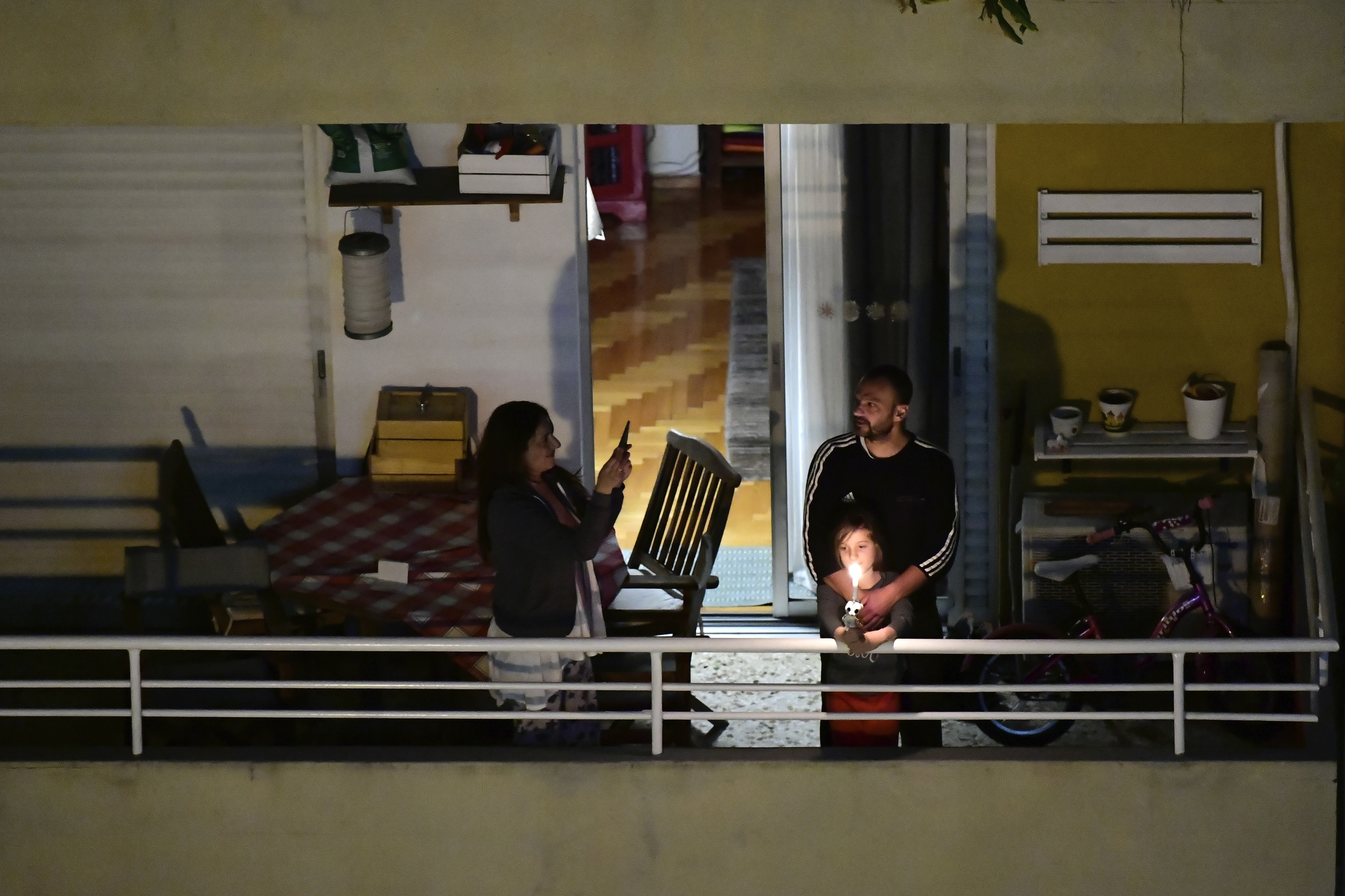 Είναι πράγματι το τέλος της πανδημίας; Μέλη της Επιτροπής Λοιμωξιολόγων μιλούν στην «Κ»-1