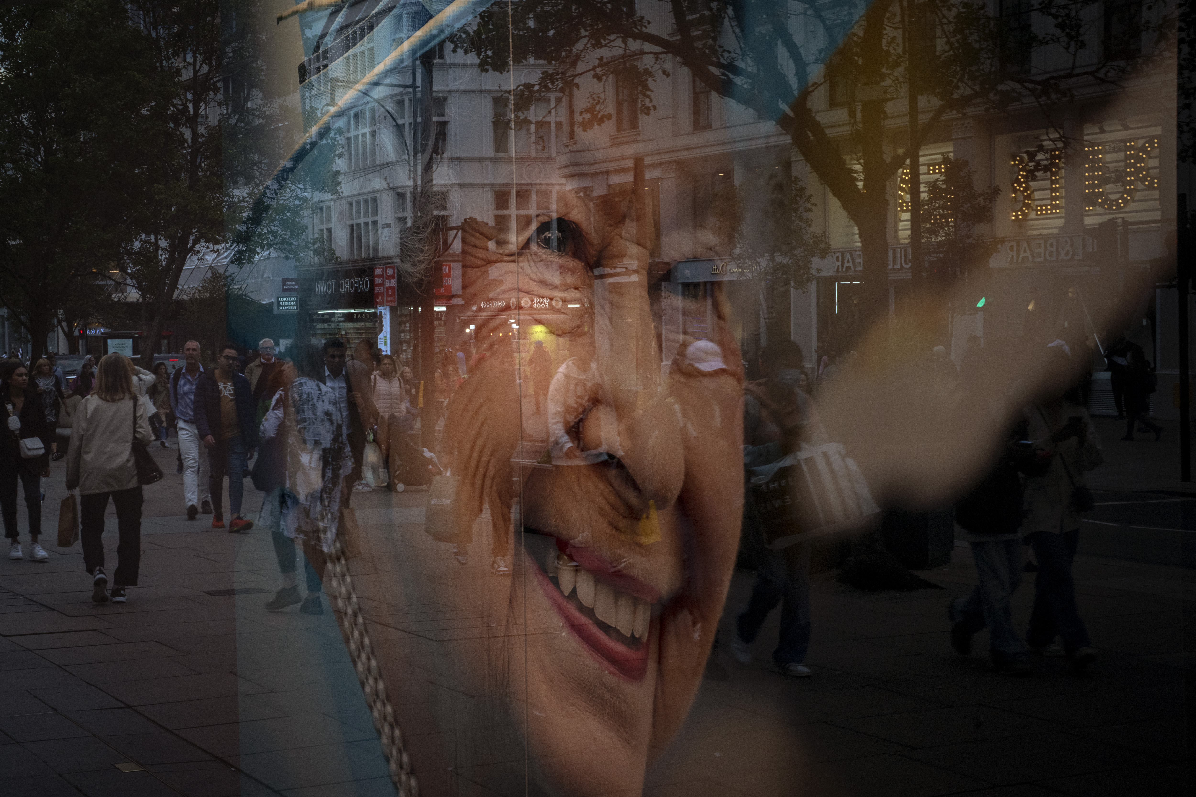 Στέψη Καρόλου – Κηδεία Ελισάβετ: Στα άδυτα της βρετανικής ψυχής-5