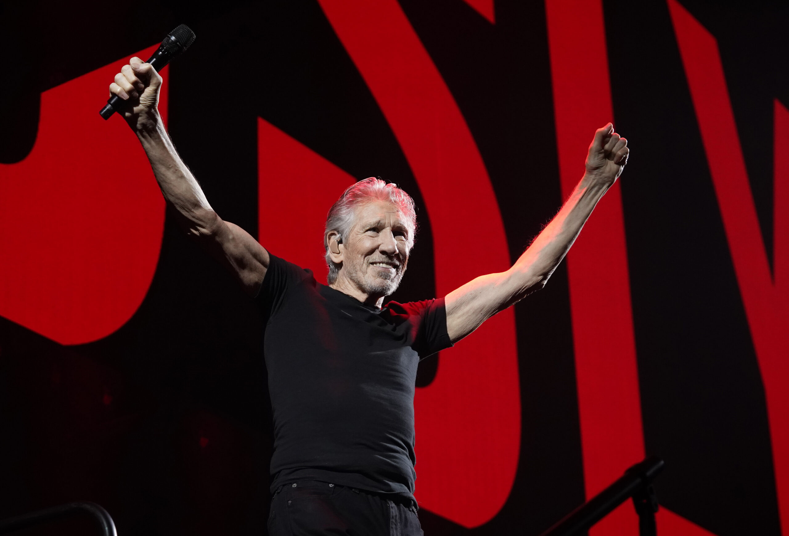 ρότζερ-ουότερς-η-ναζιστική-στολή-στη-562444369