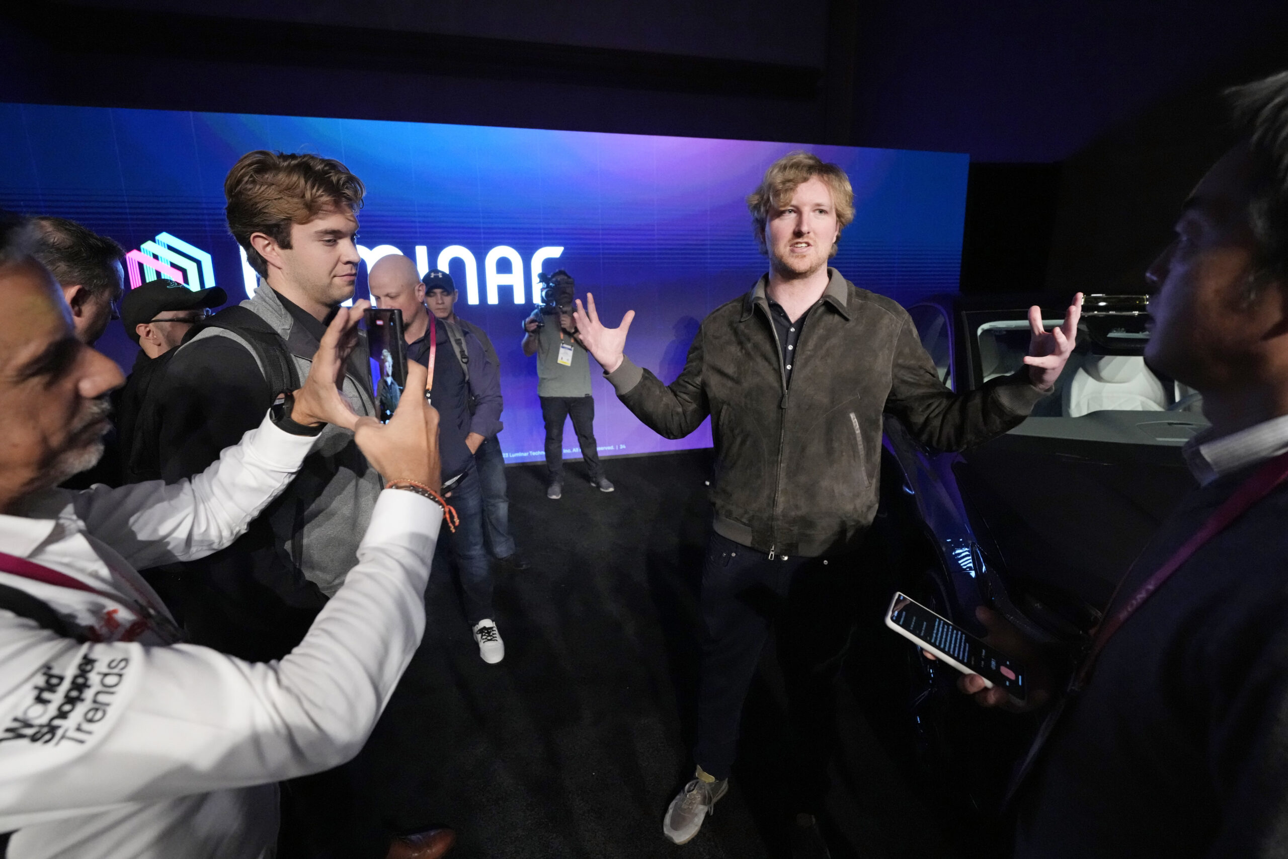 το-forbes-περνά-στον-οστιν-ράσελ-για-800-εκατ-δο-562419493