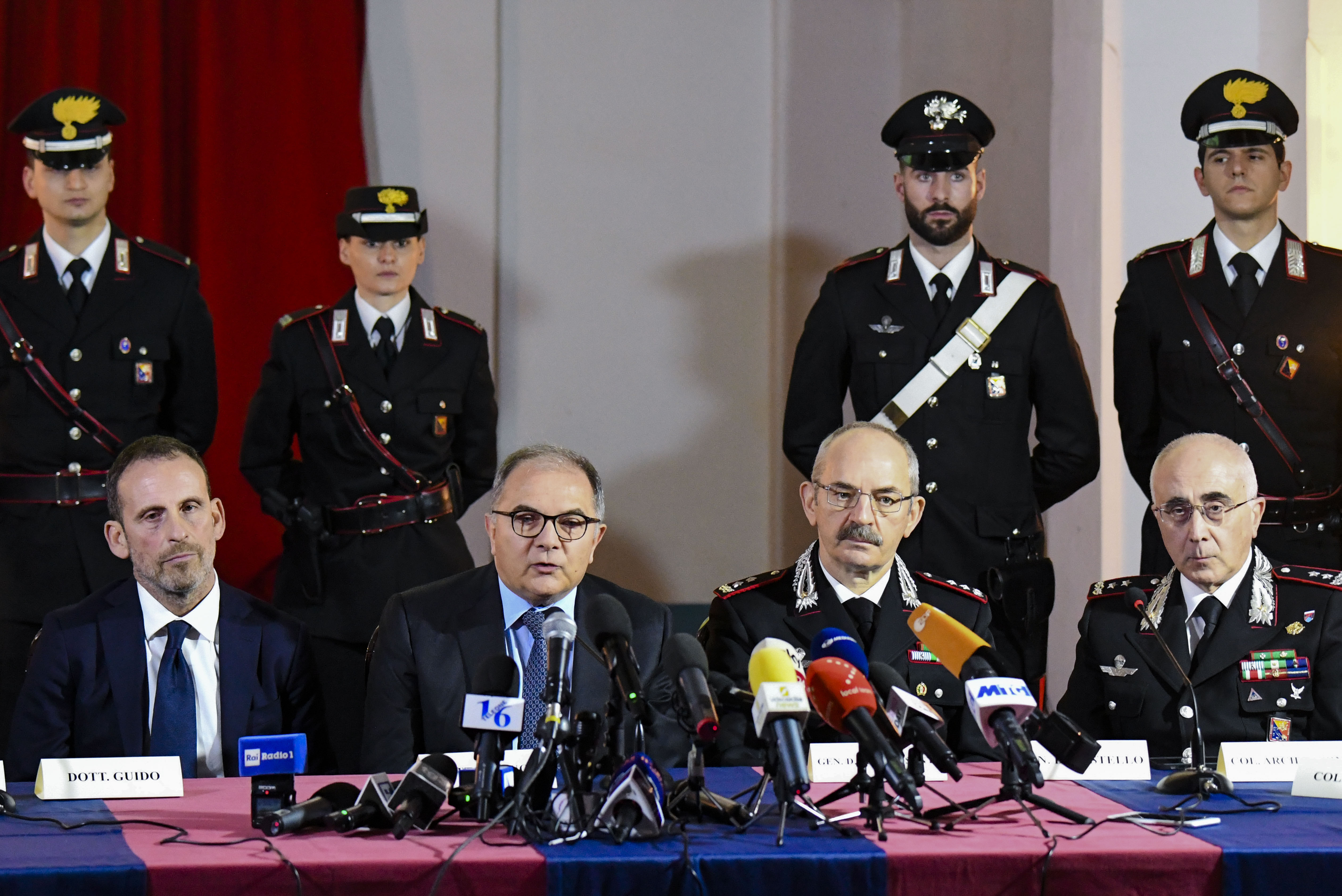 Πέτρα Ρέσκι: Η δημοσιογράφος που κολυμπά στα βαθιά της ιταλικής μαφίας-10