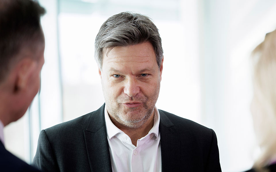 γερμανία-επιχείρηση-αποδόμησης-του-ρ-562441342