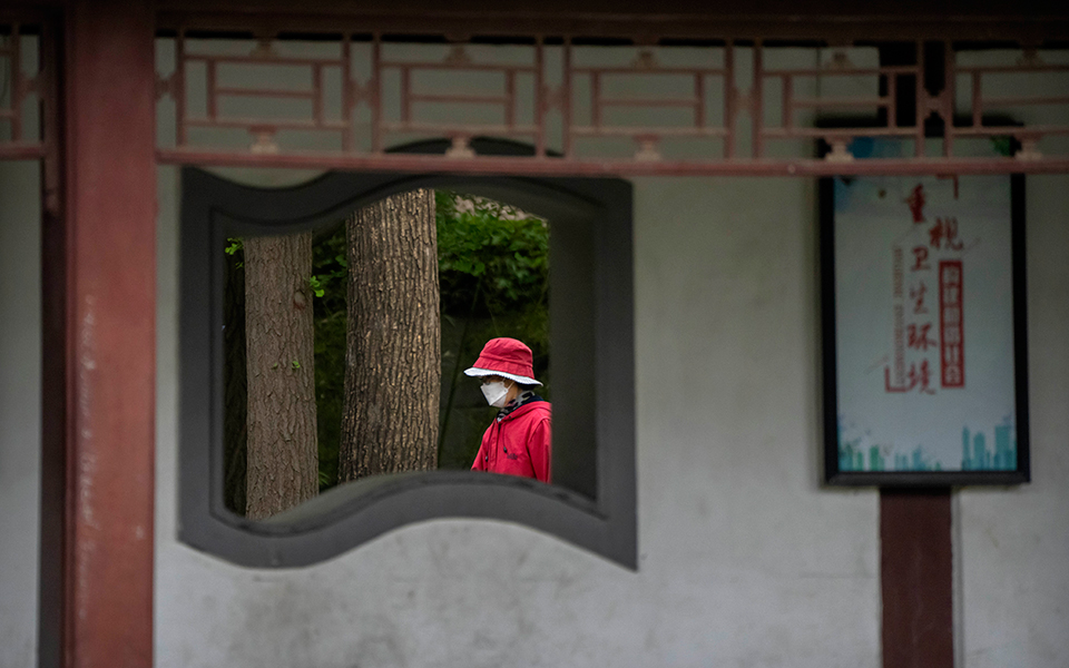 κορωνοϊός-ο-παγκόσμιος-συναγερμός-έλ-562406527