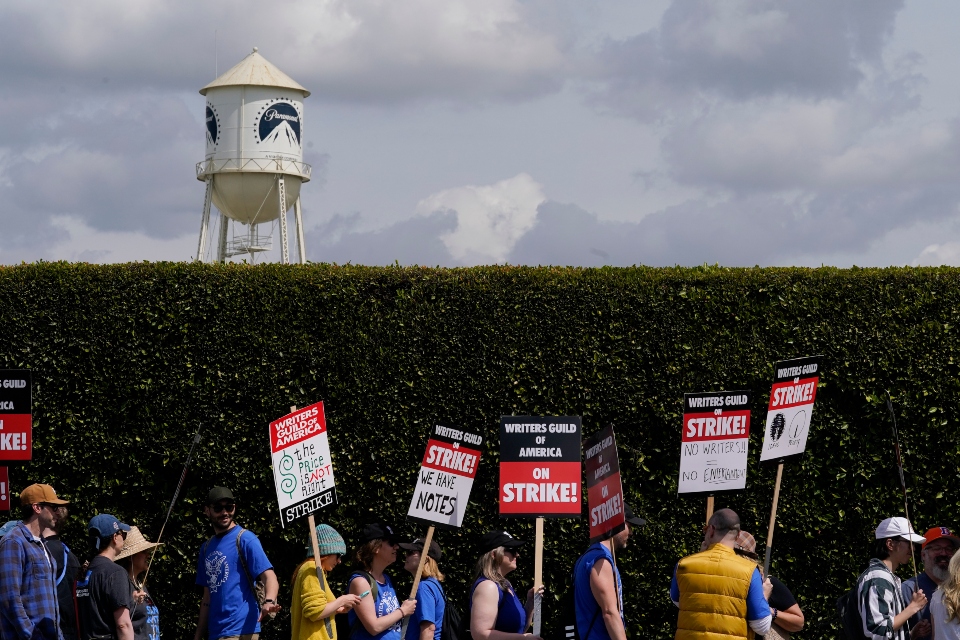 οκτώ-απεργίες-των-σεναριογράφων-που-π-562410025