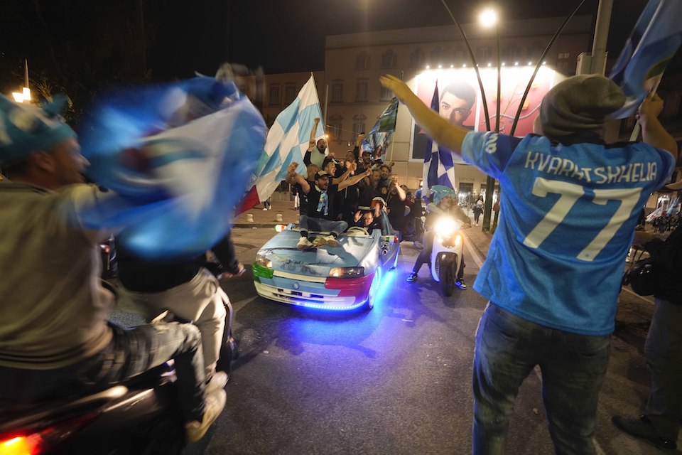 Νάπολη: Η πόλη όπου όλοι ζουν για τη στιγμή-1