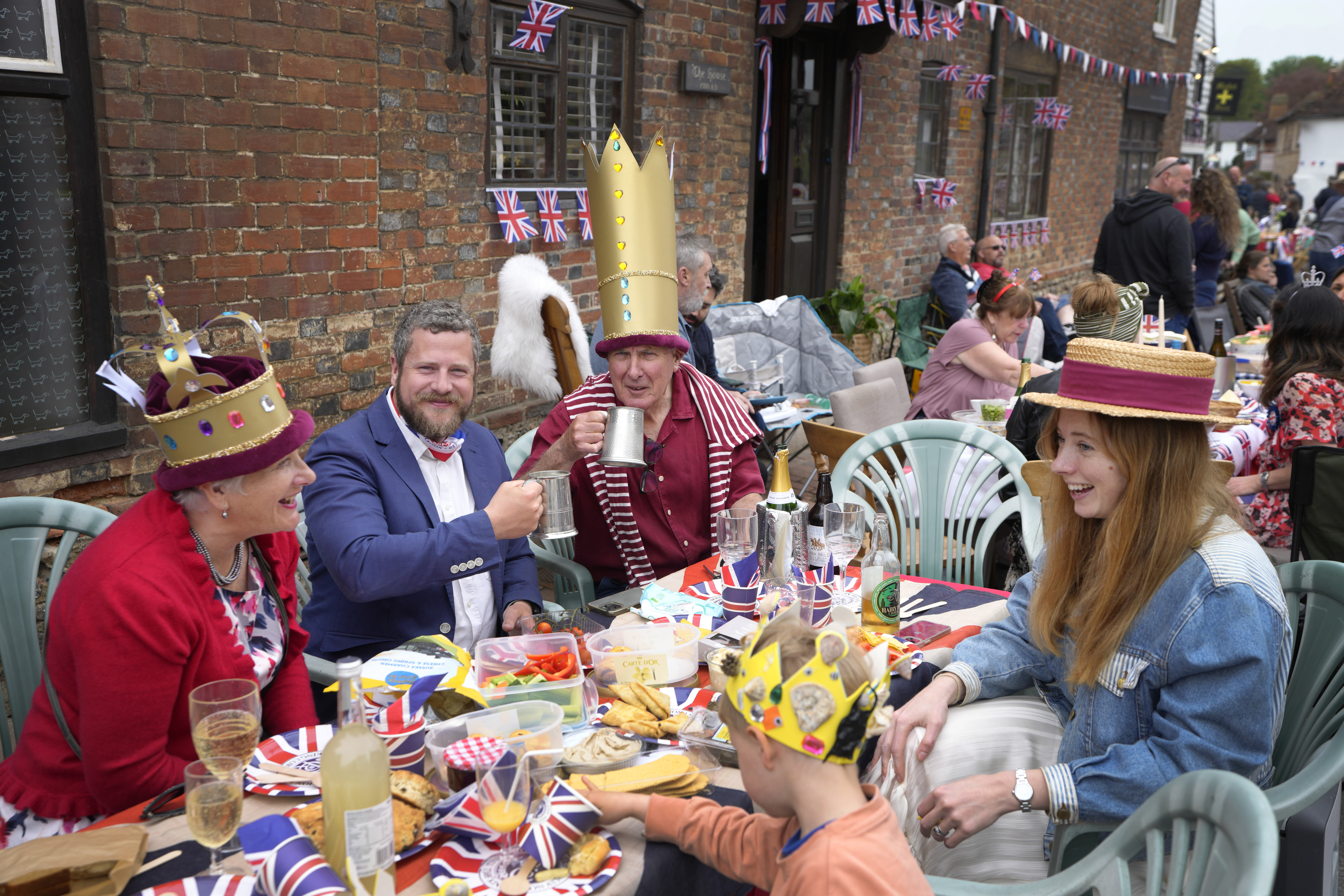 Στέψη Καρόλου: Ολη η Βρετανία ένα μεγάλο… πικνίκ (εικόνες)-9