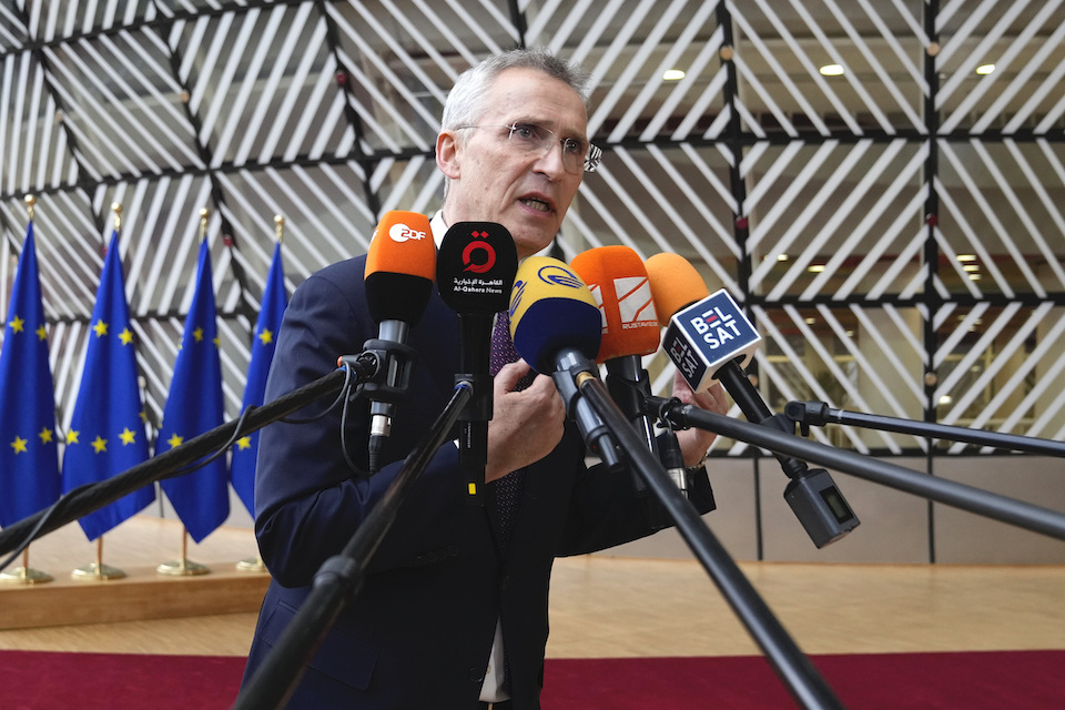 στόλτενμπεργκ-η-εκπαίδευση-ουκρανών-562436377