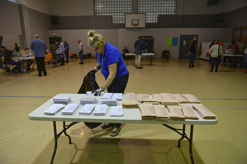 ciudadanos-podemos-αγγιζαν-την-εξουσία-οδεύουν-προ-562447984