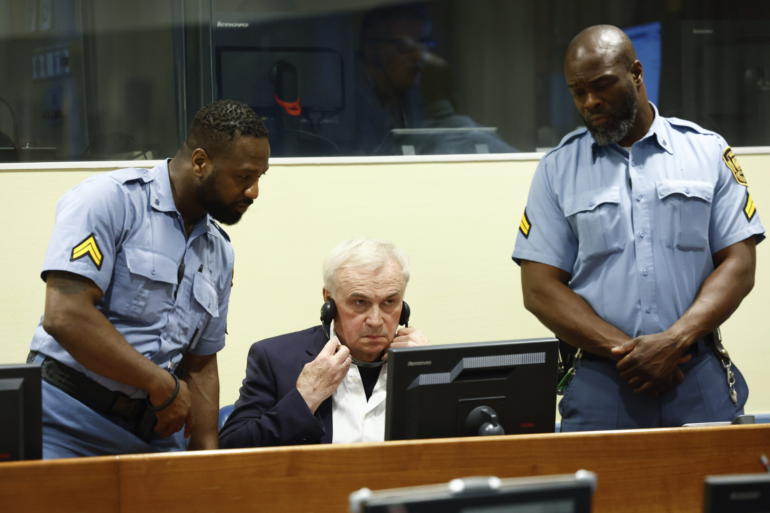 στενοί-συνεργάτες-του-σλόμπονταν-μιλ-562449631