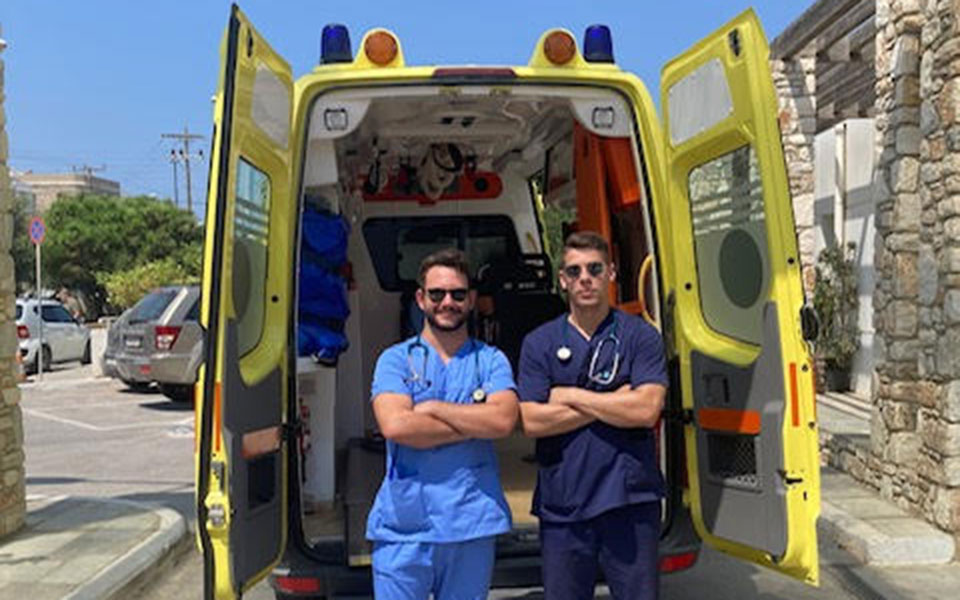 Χέρι βοήθειας από φοιτητές Ιατρικής στα νησιά-2