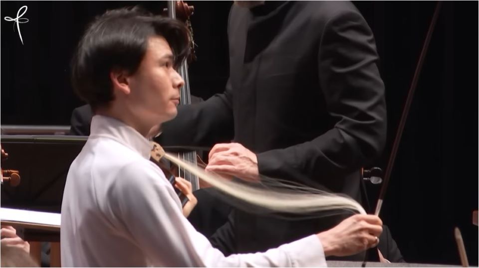 η-στιγμή-που-ένα-δοξάρι-αξίας-32-000-ευρώ-δια-562426858