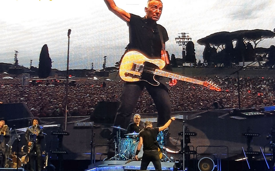 μπρους-σπρίνγκστιν-στη-ρώμη-με-το-αφε-562441612