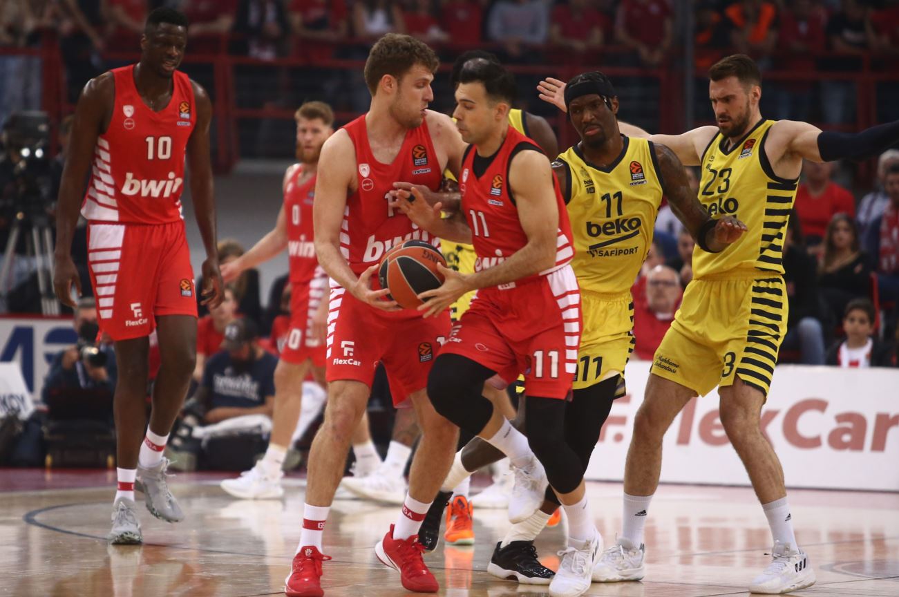 «Ο Ολυμπιακός μπορεί, θέλει “εργαλεία” ο Αταμάν, δεν ταιριάζει η λέξη “αποτυχία” στον Γιάννη»-1