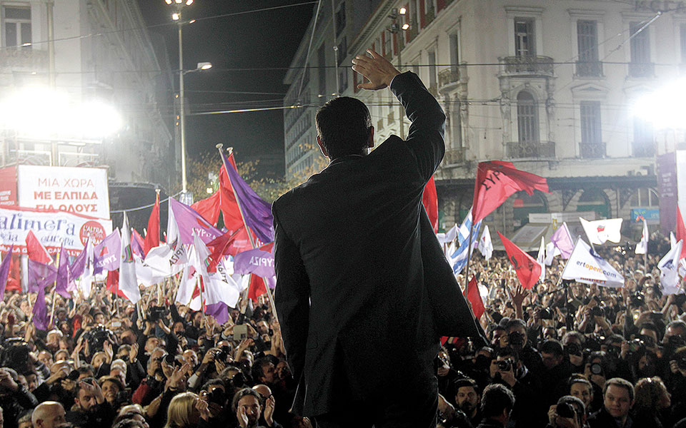 κορύφωση-του-δράματος-με-πανηγύρι-στο-562407367