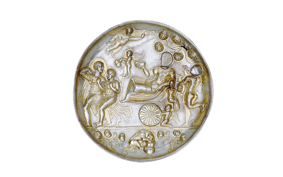 πολυτέλεια-και-δύναμη-562419523