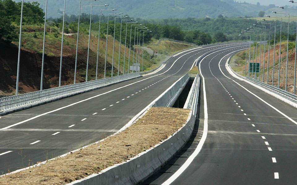 τρεις-διεκδικητές-για-τον-νέο-άξονα-τη-562409896