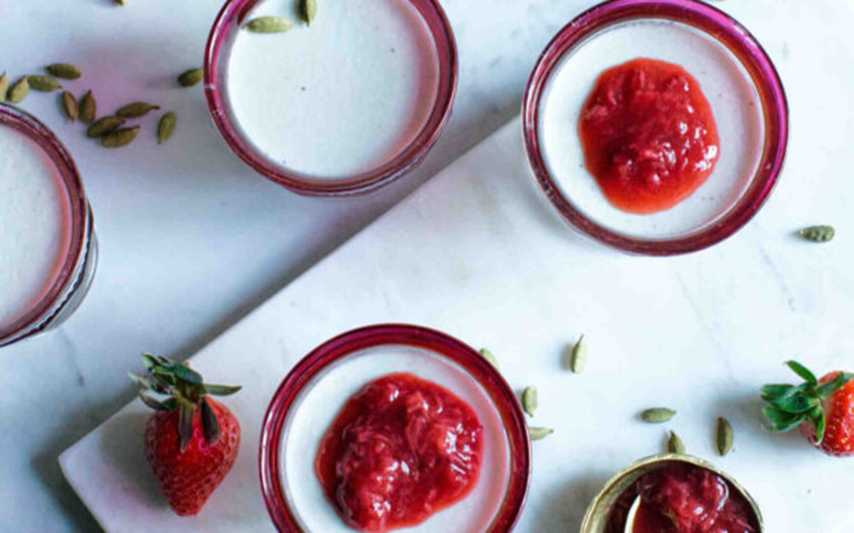 γλυκό-κουταλιού-φράουλα-562408576