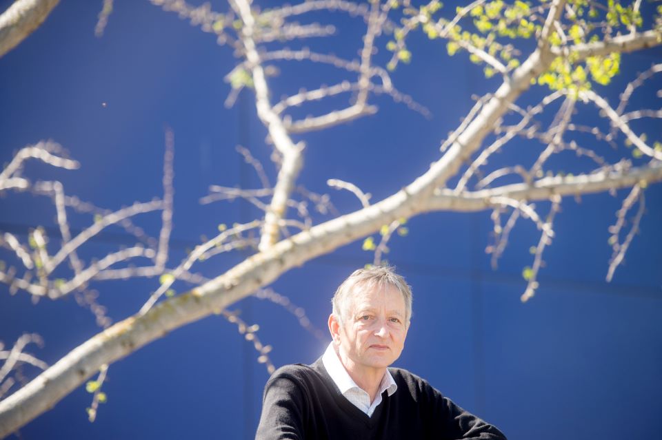 τζέφρι-χίντον-μπέρνι-σάντερς-έλον-μασ-562401925