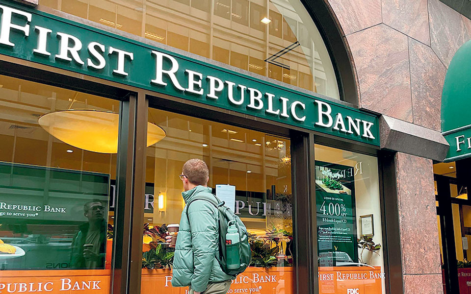 καμπανάκι-για-τις-αμερικανικές-τρά-562409938