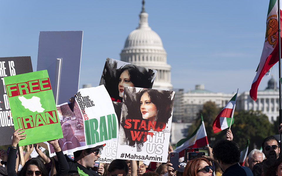 ιράν-δικάζεται-η-δημοσιογράφος-που-εί-562445773