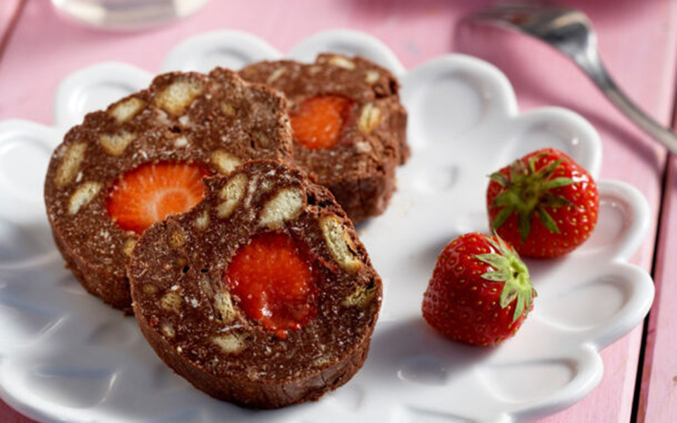 κορμός-σοκολάτας-με-φράουλες-562414750