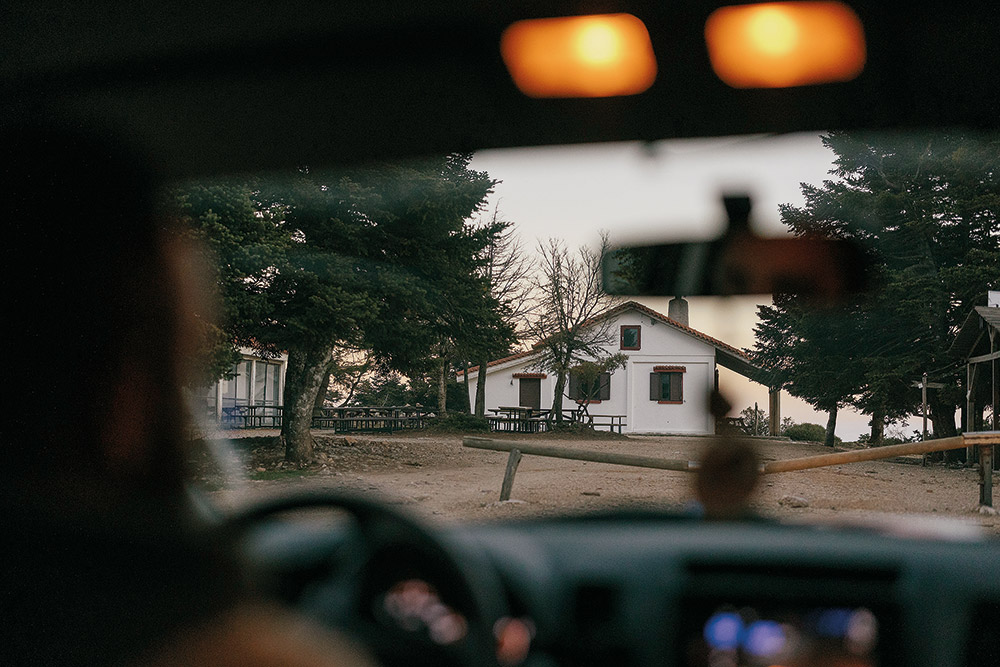 Πάρνηθα: Μια οικογένεια στα 1161 μ.-1