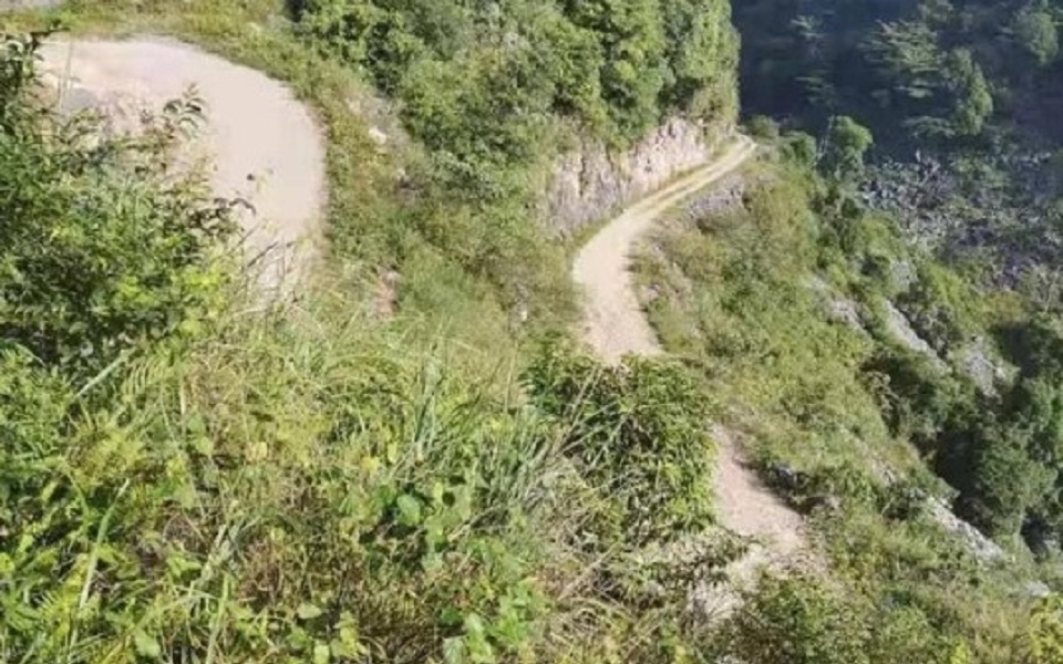 κίνα-εντεκα-νεκροί-σε-πτώση-οχήματος-α-562428349