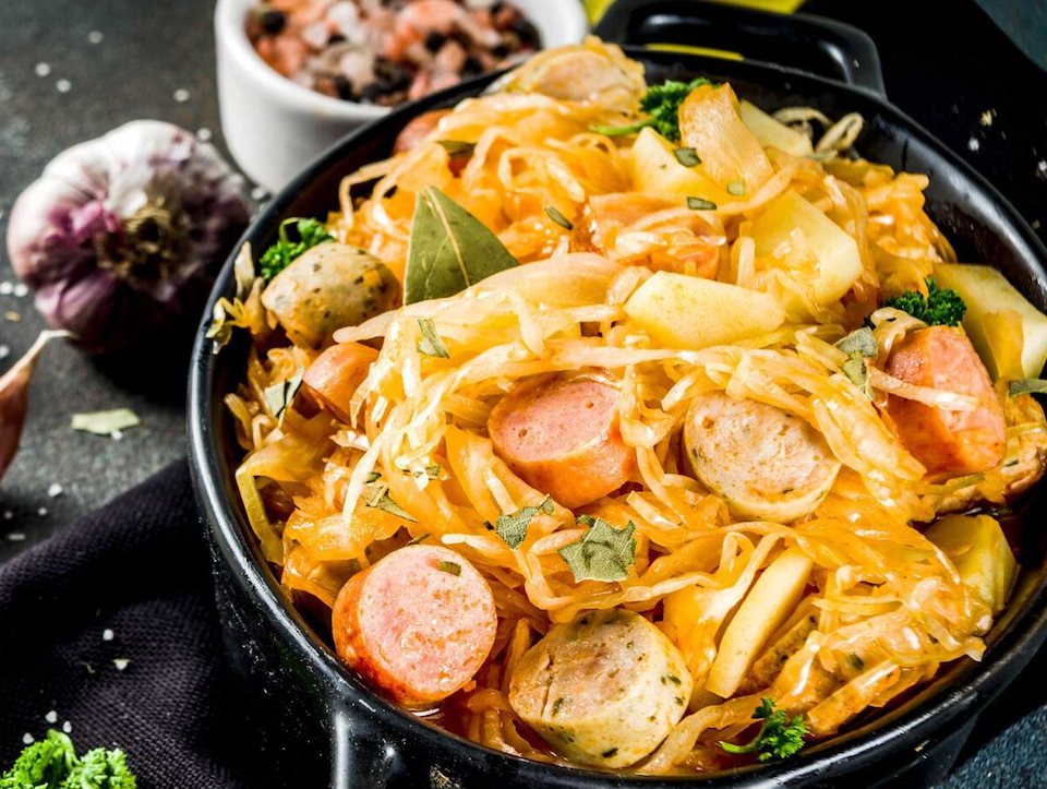 χωριάτικα-λουκάνικα-μαγειρεμένα-σε-κ-562434439