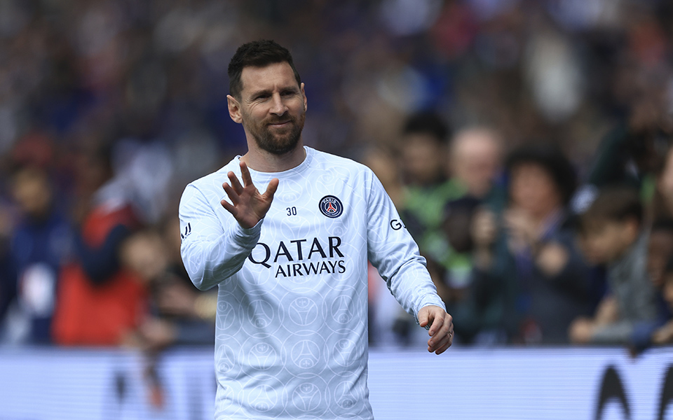 ο-πατέρας-του-μέσι-διαψεύδει-τη-συμφων-562410736