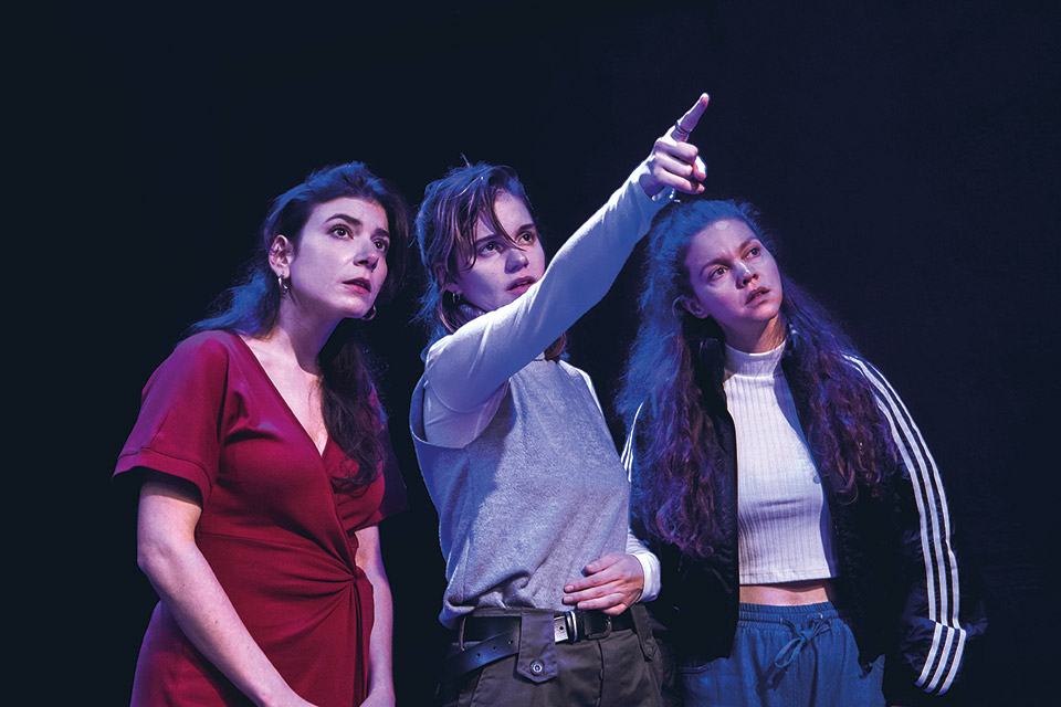 Η Λίλα Μπακλέση δεν τσακώνεται, κάνει κικ μπόξινγκ-3