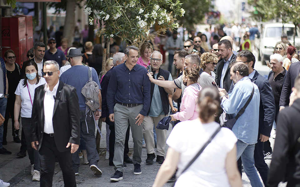 μητσοτάκης-χαλαρή-κουβέντα-λίγο-πριν-562431787