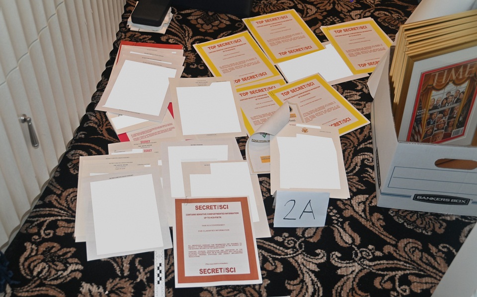 ο-τραμπ-παραδέχεται-σε-ηχογράφηση-ότι-562441237