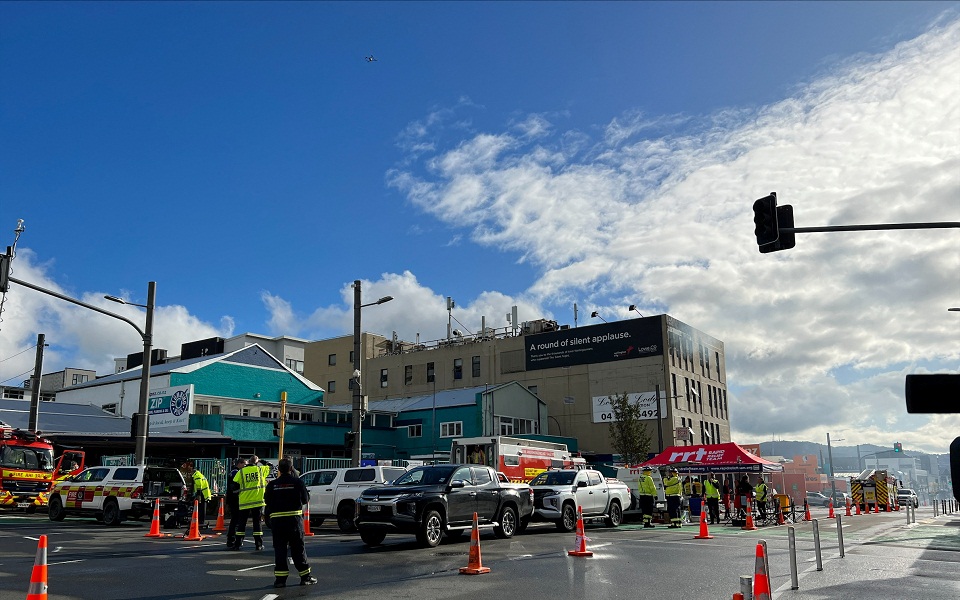 νέα-ζηλανδία-εξι-νεκροί-από-φωτιά-σε-ξε-562422547