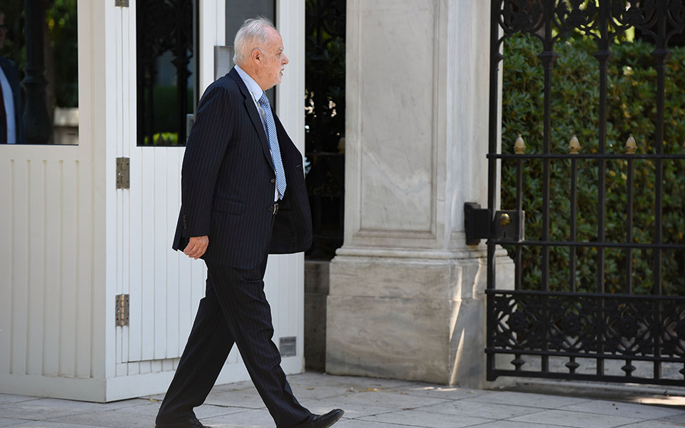 Ορκίστηκε η υπηρεσιακή κυβέρνηση-7