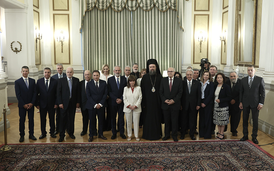 ορκίστηκε-η-υπηρεσιακή-κυβέρνηση-562441609