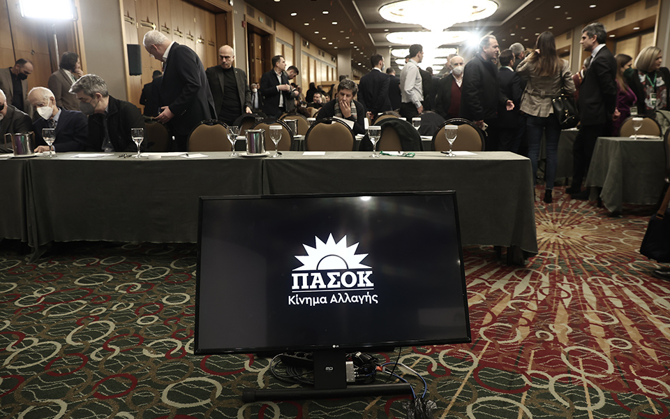 απάντηση-πασοκ-σε-σκέρτσο-οι-εκπρόσωπ-562447849