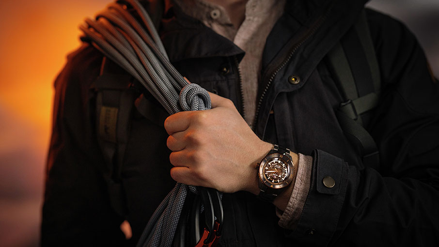 Αποκάλυψη τώρα από το νέο Captain Cook High-Tech Ceramic Skeleton της Rado-6